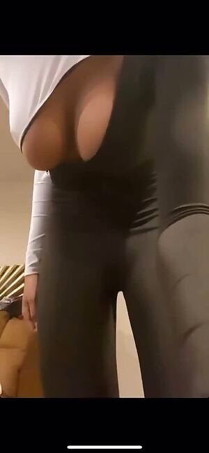 ebony girl with huge tits