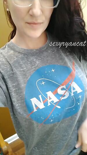 Show me what you got and I'll give my honest of it! Check out my premade eos or create your own custom video. Special Cum video available for one lucky redditor