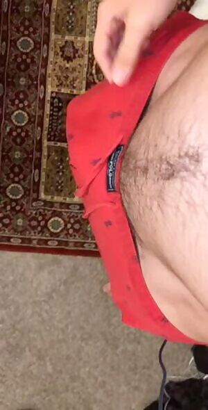 bored.. quarantine keeping me from creaming in pussy.. let’s entertain ourselves comment and dm:p