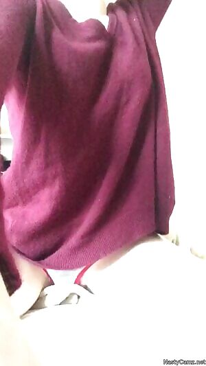 Just a quick reveal eaturing my flat tummy and 32Bs