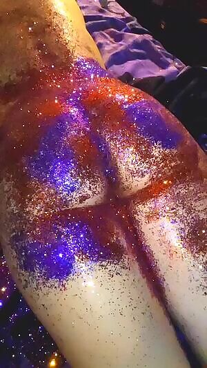Glitter booty slap