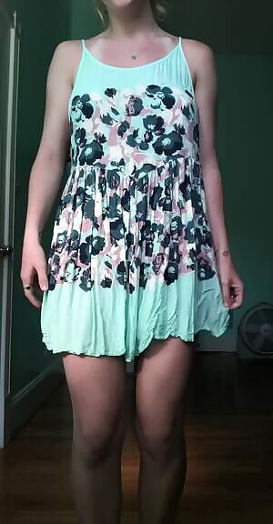 My first ass/titty drop...showing off what everyone at the party won’t get to see under my dress