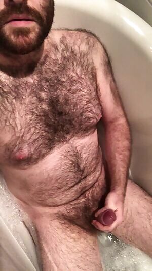 Spraying out the morning horn 💦