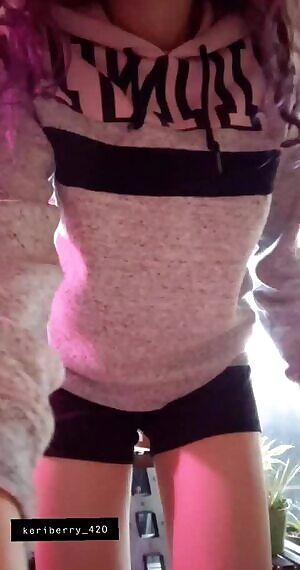 Eat my petite ass ♥️