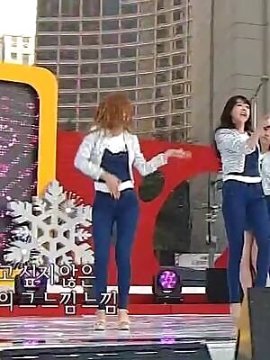 Girls Day Sojin rubbing her boobs!