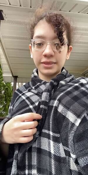 Flashing for all the neighbors to see! Wanna get a closer peek?