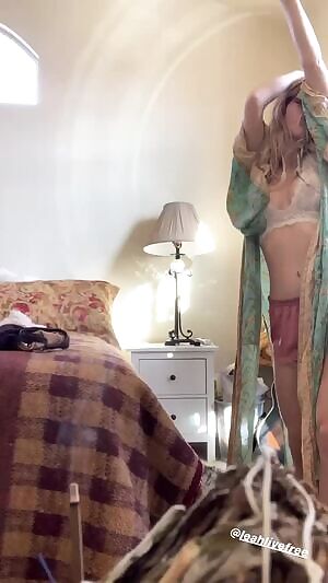 Sexy dance and her new boobs