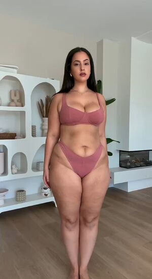 I wonder how many of you would actually fuck a thick Arab girl