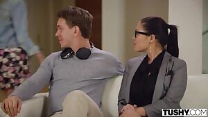 Arya Gets the Tushy Treatment