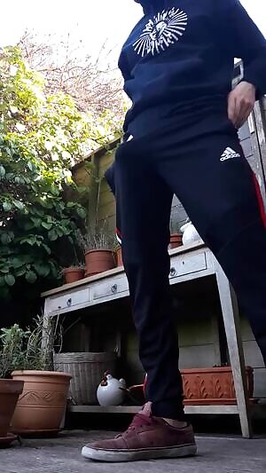 Hope you dont mind if i drop my pants when the sun is out