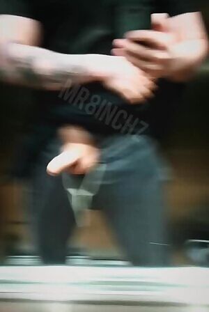 4 floors? Guess I'll hang out with my wang out