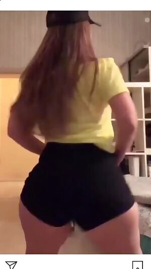 Curvy Kristina