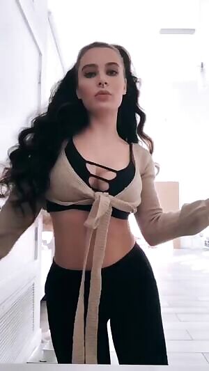 shaking her ass