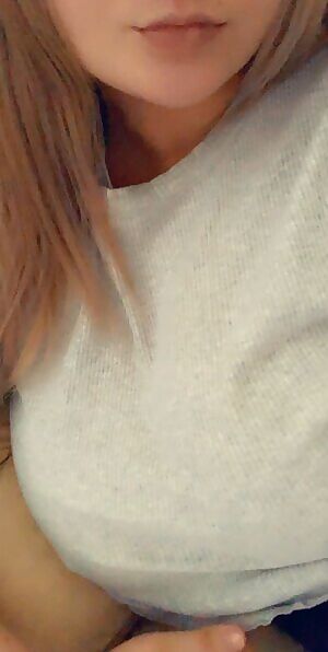 Relaxing sunday aternoon with no bra on