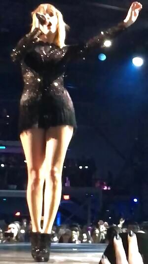 Taylor Swift's slutty performance