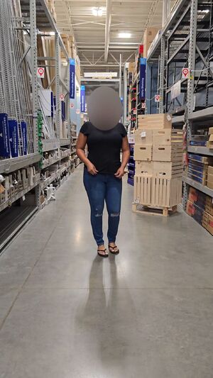 Public Flashing Areolas Latina MILF Mexican
