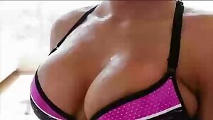 juste de seins #31 - Nicole Bexley