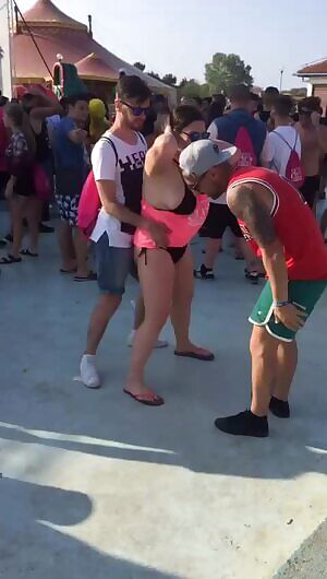 Threesome in public