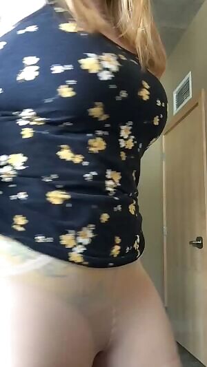 How good does my 19 year old ass look in these? 😘 kik hanbananaxxx