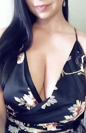 If you help me undress, i will help you cum😋😘