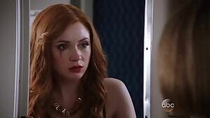Karen Gillan in Selfie