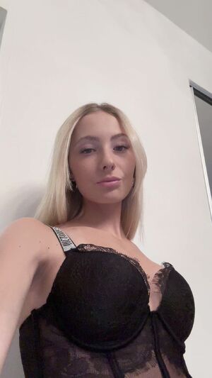 Titty Flexing OnlyFans Teen Tits