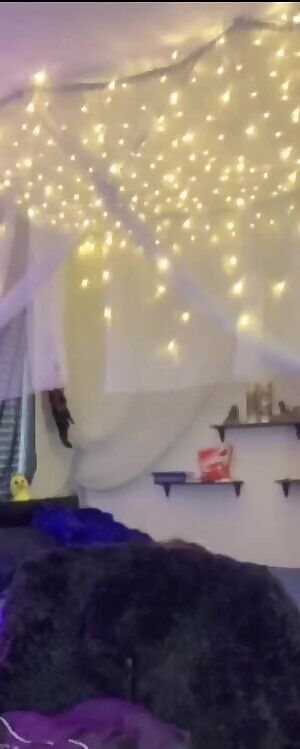 Doesn’t realise she’s still in the stream shot