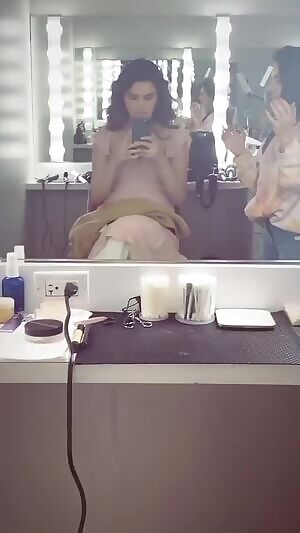 Busty Selena Gomez