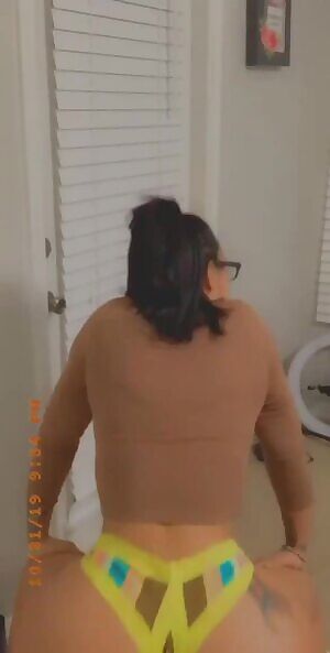 Daryta Ass Bounces so good...