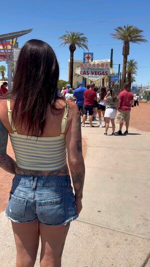 Pornstars Amateur Babe Boobs Flashing