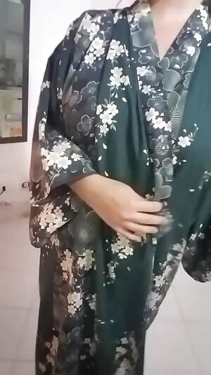 💥Cum and see what's under this kimono💥