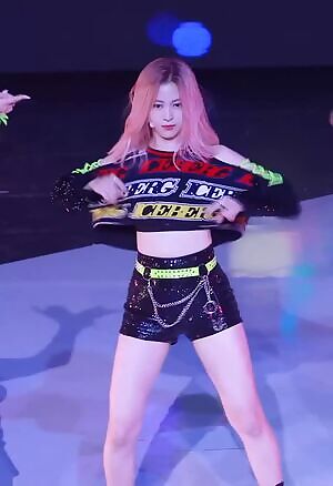 ITZY - Ryujin