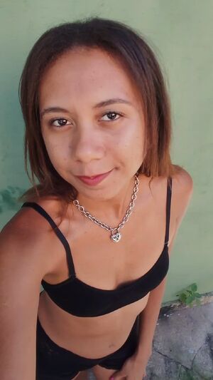 Selfies 24/7 Amateur Brunette Fansly