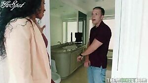 Mya Mays & Yasmine De Leon