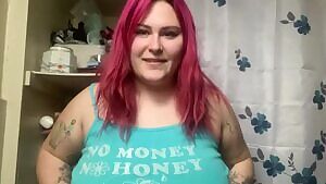 happy titty tuesday!!!! pink hair, tatted & huge tits 😏😏😏 enjoy 💕💕💕💕