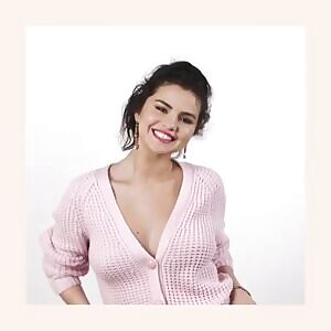 Ms. Gomez bouncing braless