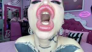 Fake Lips Amateur Bimbo Bimbofication Blonde