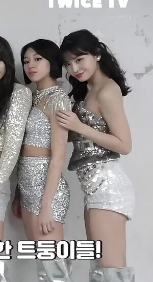 TWICE - Momo and Chaeyoung