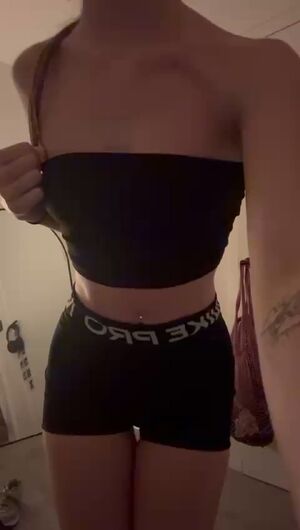 Short Shorts Amateur Ass Big Tits