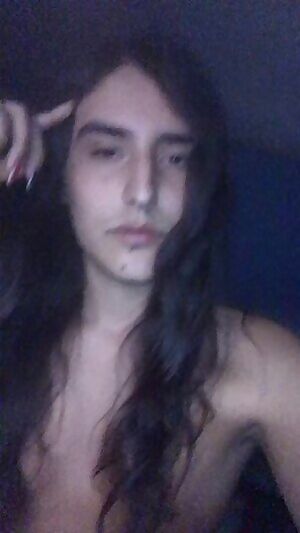 all this hair to pull 😳 but no emo bf to do it