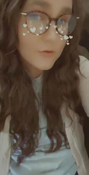 What’s that bulge in her jeans??