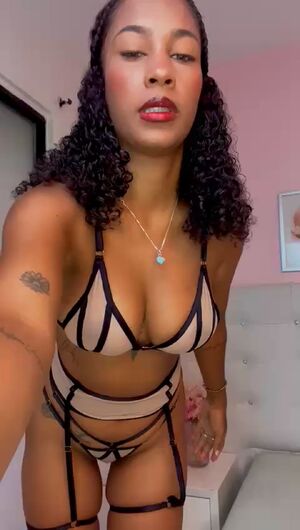 Belly Buttons Boobs Camgirl Dancing Latina