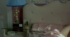 Ana De Armas showing off her plot for the first time in Una Rosa de Francia