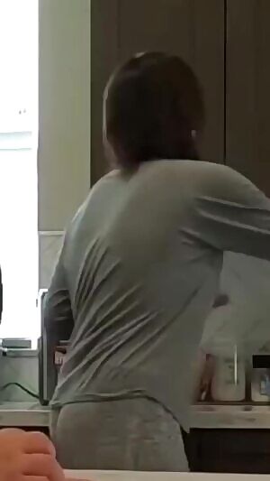 Geo’s amazing ass jiggle