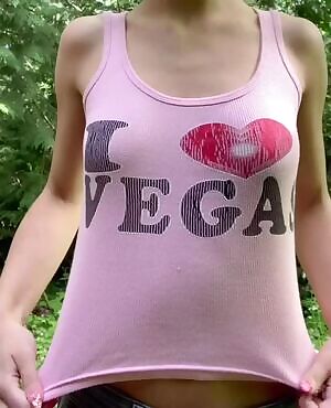 🌿 Titty drop on the trail 🌿