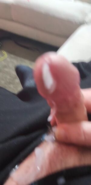 Minimal Contact Cum Circumcised Cumshot Cumshots