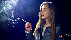 Red lips and a 120mm !