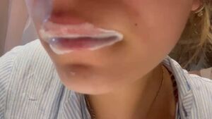 Lips & Tongues Drooling Long Tongue