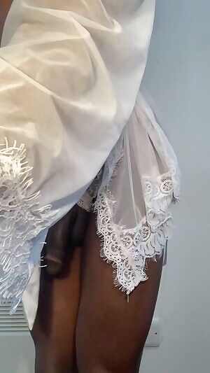 Leather or Lace? 💭