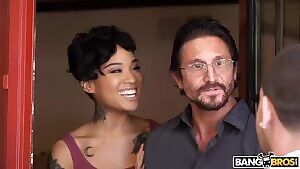 Honey Gold - Perfect Massage Ends With A Load